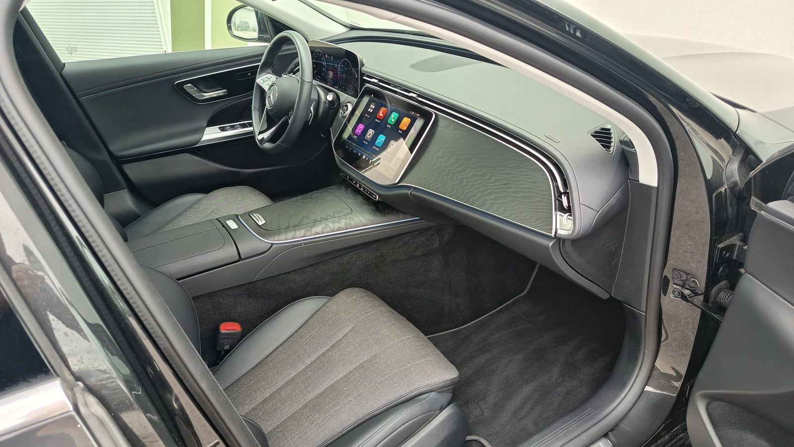2025 Mercedes-Benz E-klasa Avantgarde — fotografija 12