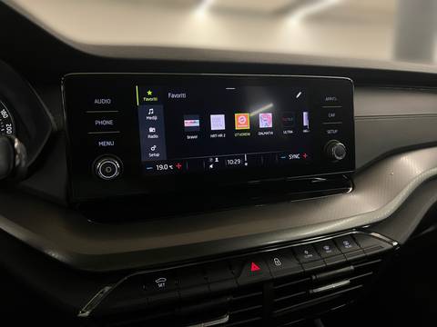 2022 Škoda Octavia Combi — sličica 16