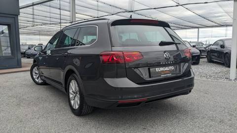 2023 Volkswagen Passat — sličica 4