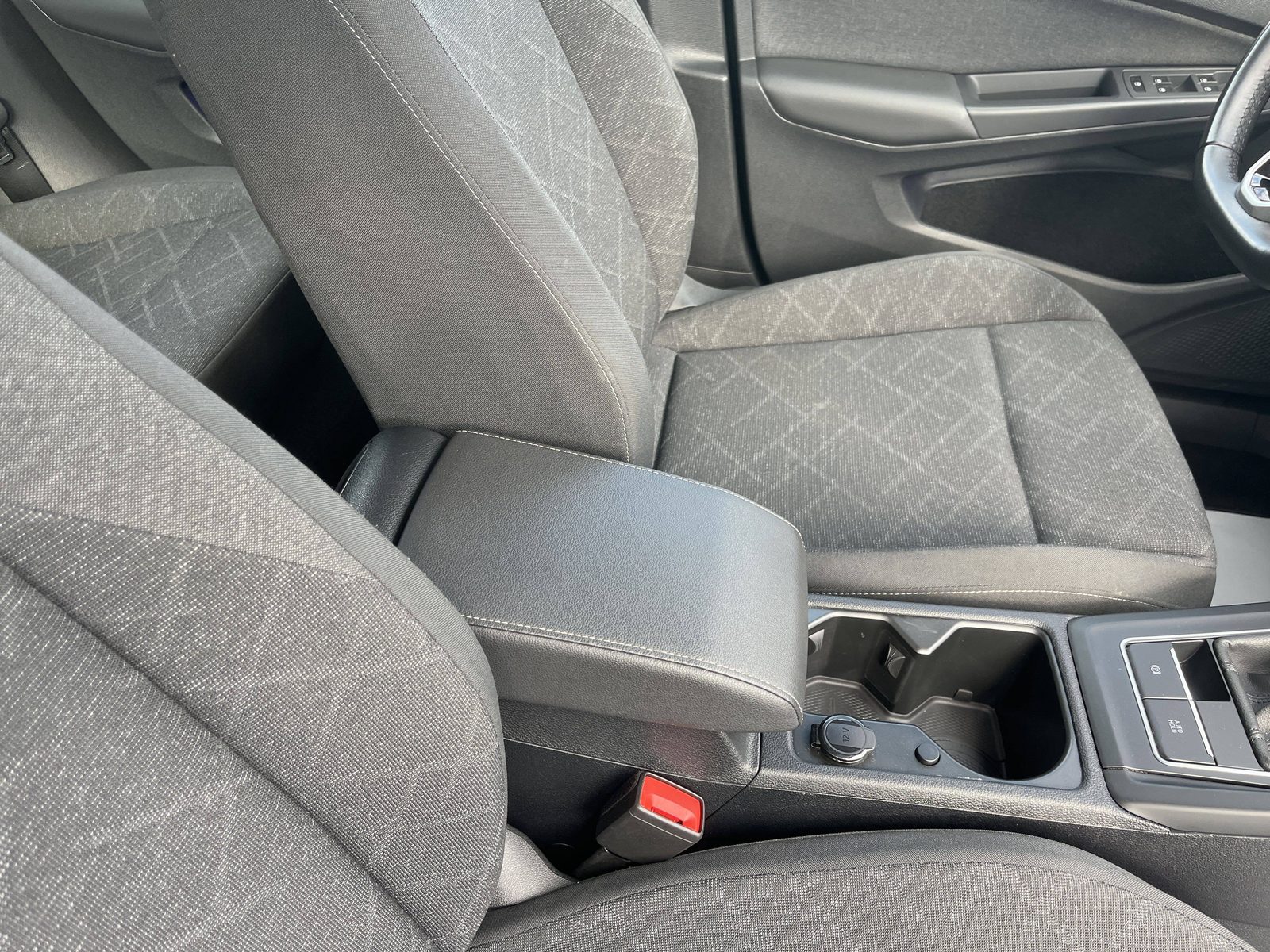 2024 Volkswagen Golf — fotografija 22