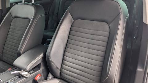 2023 Volkswagen Passat — sličica 13