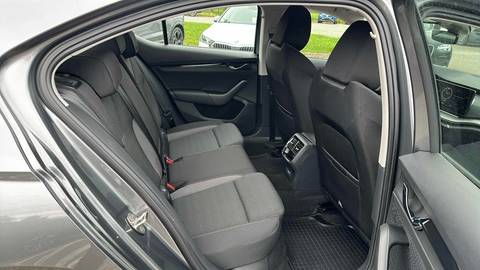 2023 Škoda Octavia — sličica 10