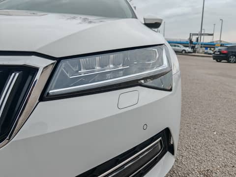 2021 Škoda Superb — sličica 9