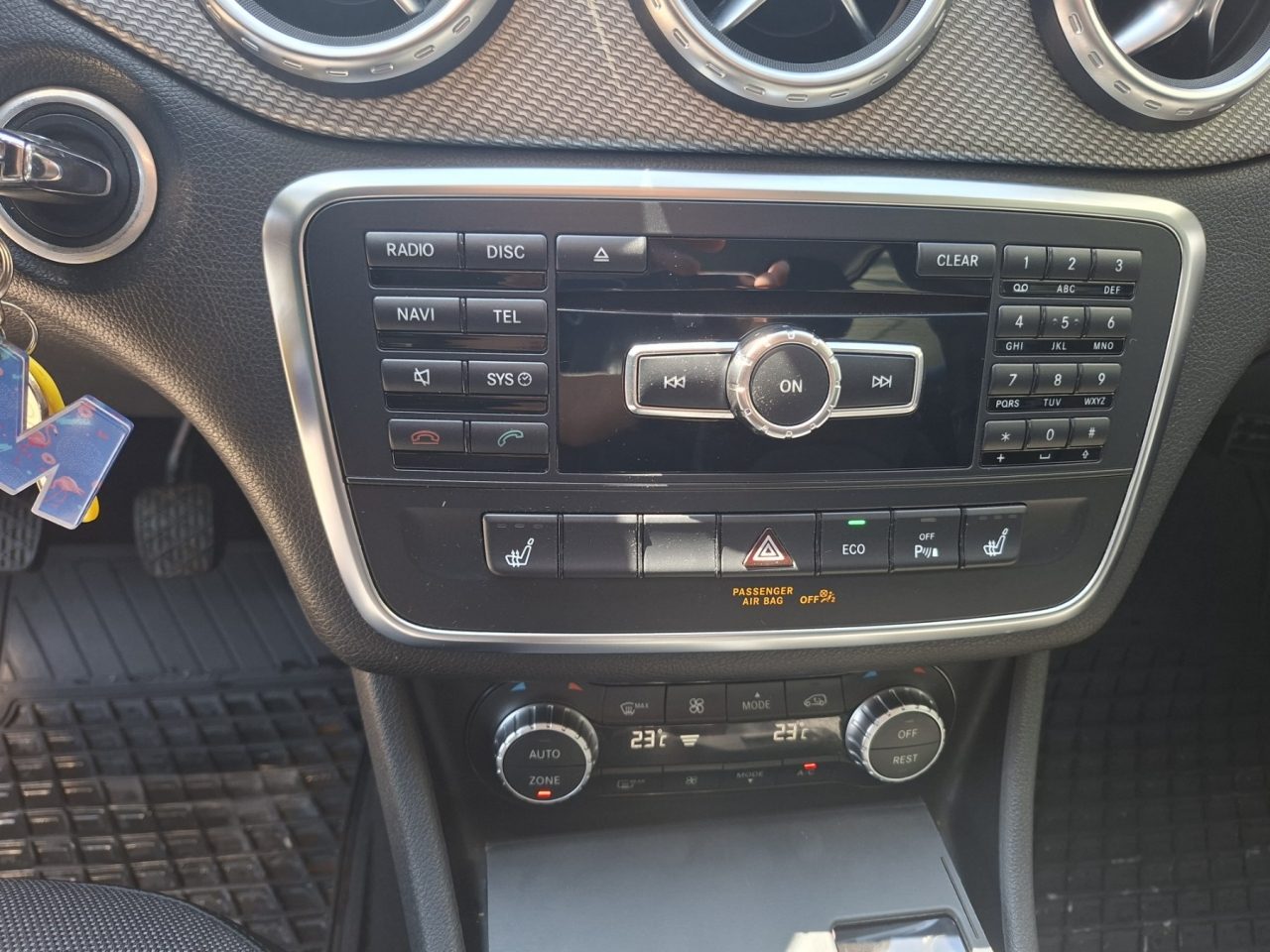 2015 Mercedes-Benz GLA — fotografija 16