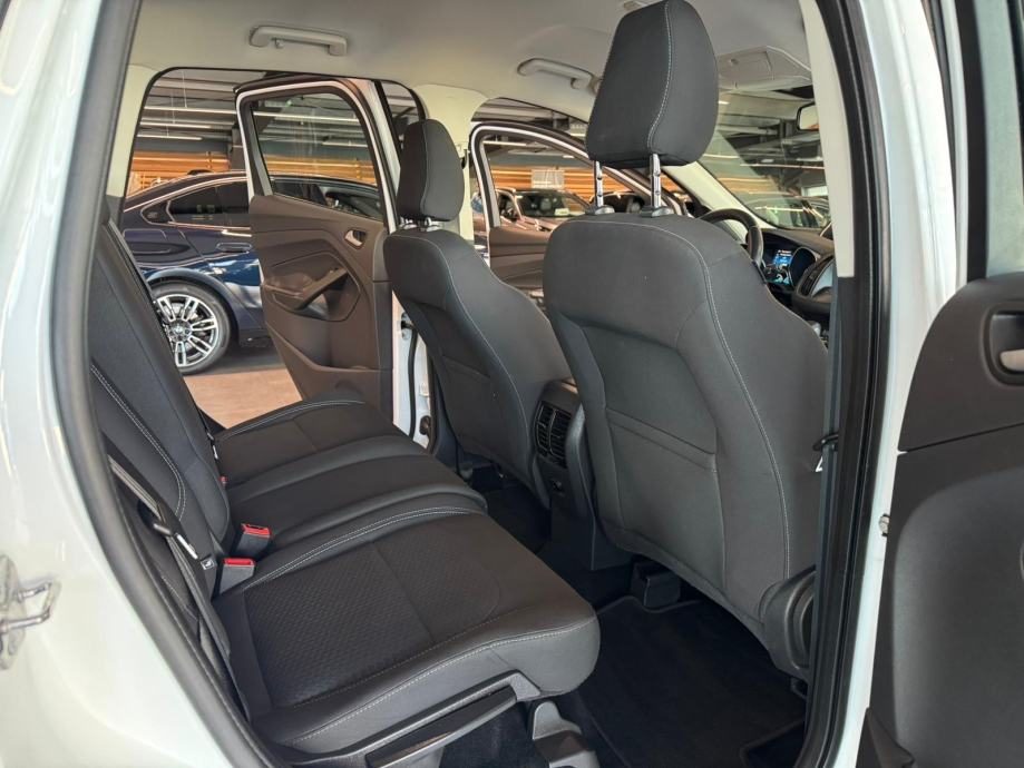 2018 Ford Kuga — fotografija 25