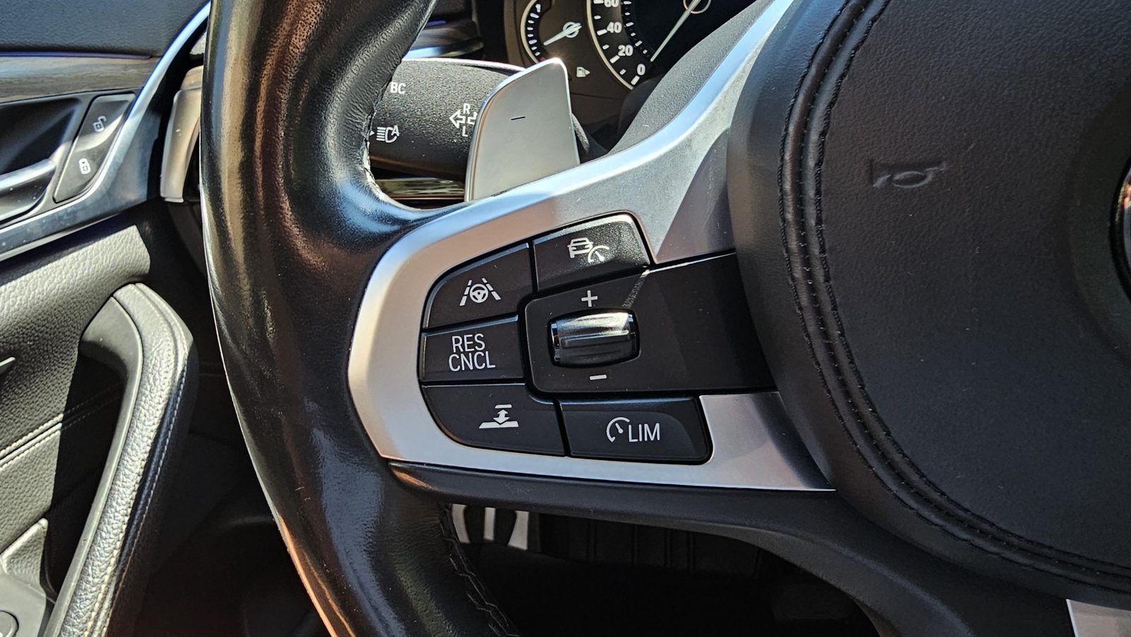 2018 BMW Serija 5 M Sport — fotografija 22