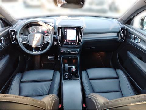 2020 Volvo XC40 — sličica 10