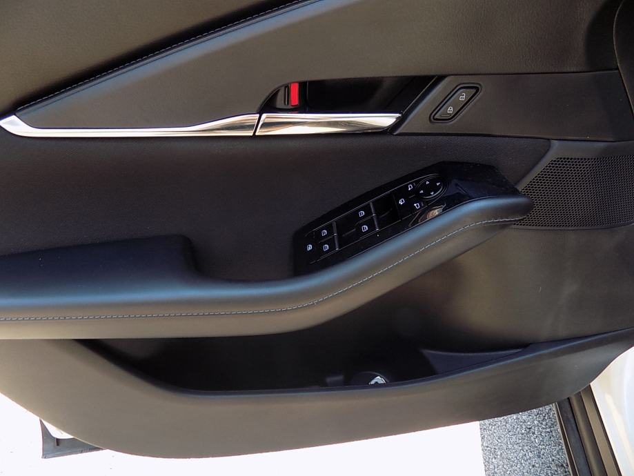 2023 Mazda CX-30 — fotografija 18