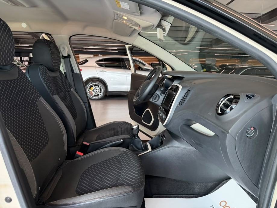 2019 Renault Captur — fotografija 23