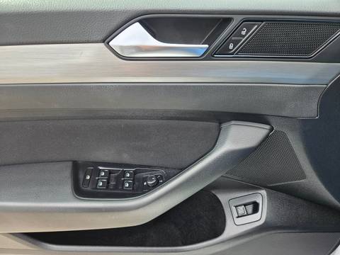 2019 Volkswagen Passat — sličica 19