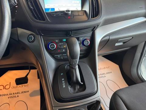 2018 Ford Kuga — sličica 20