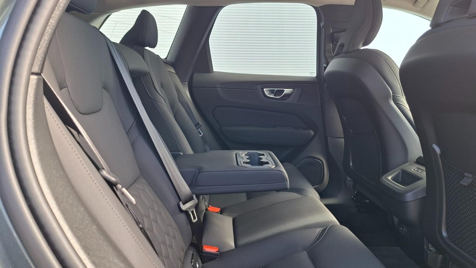 2025 Volvo XC60 — fotografija 10