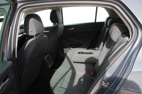 2021 Volkswagen Golf — sličica 11