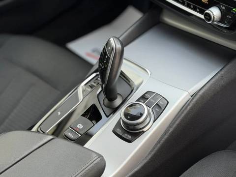 2017 BMW Serija 5 — sličica 18