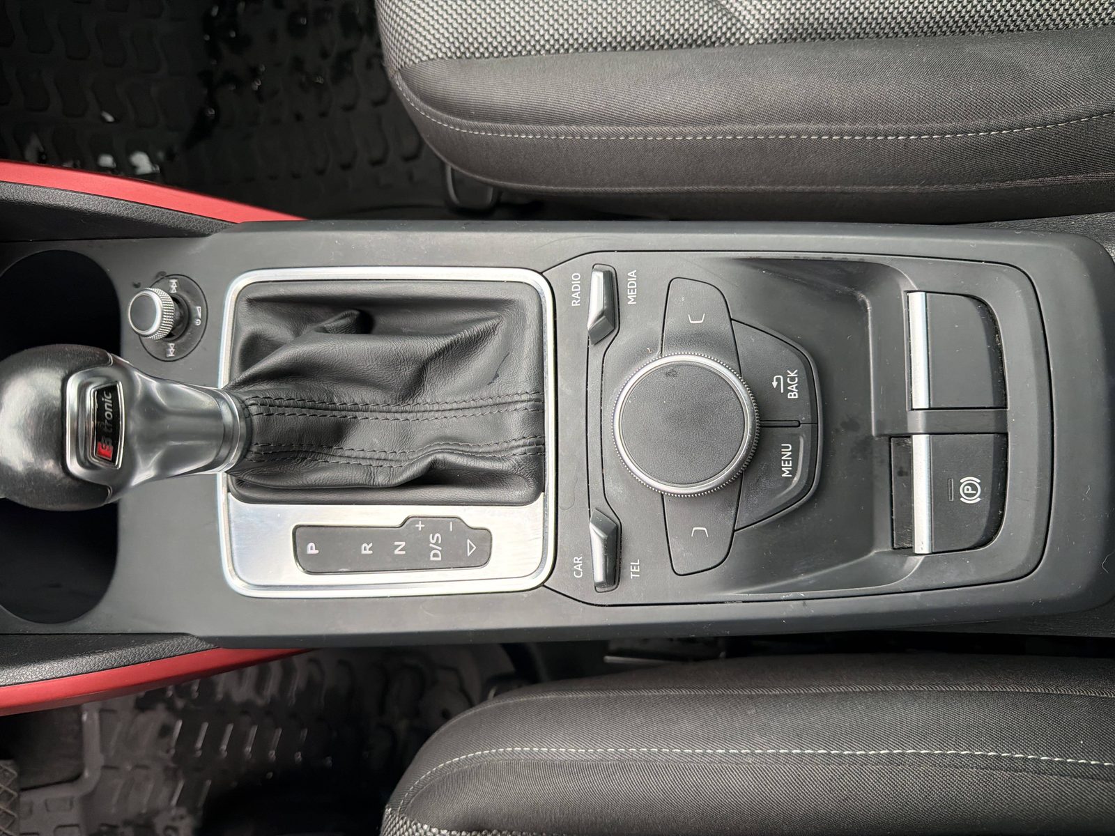 2017 Audi Q2 — fotografija 24
