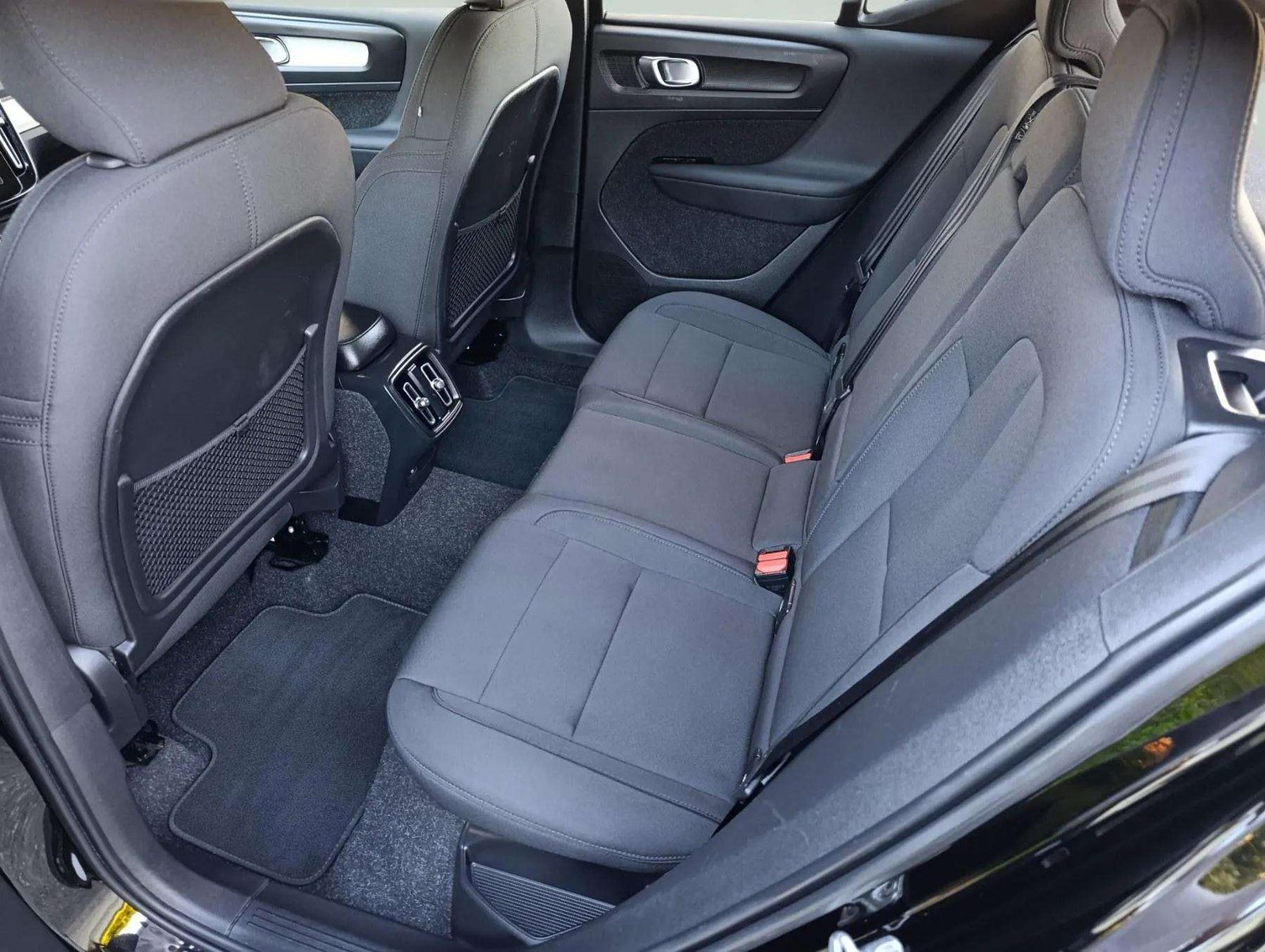 2020 Volvo XC40 — fotografija 13