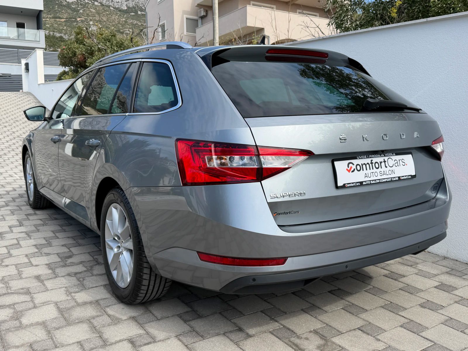 2021 Škoda Superb — fotografija 5