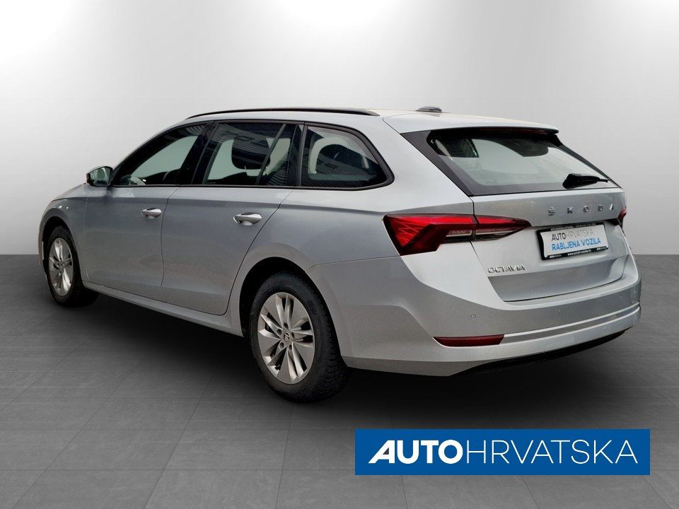 2021 Škoda Octavia Combi — fotografija 3