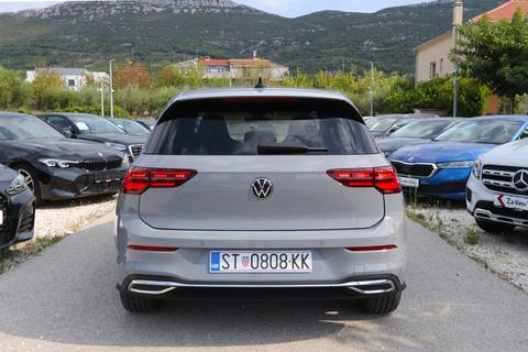 2021 Volkswagen Golf — sličica 19