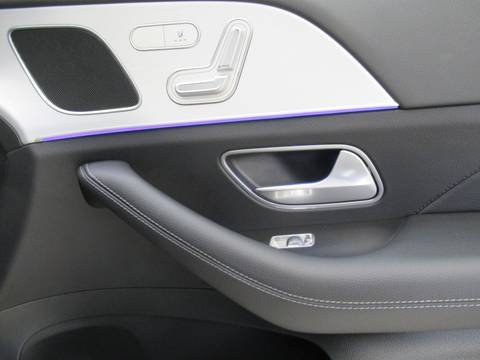 2025 Mercedes-Benz GLE — sličica 11
