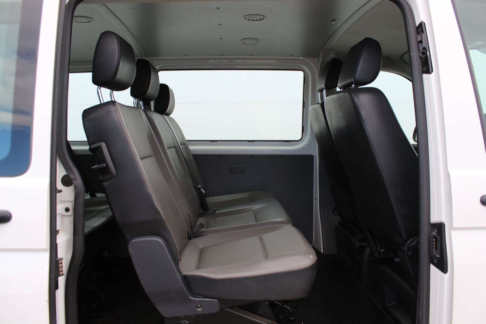 2021 Volkswagen Kombi — fotografija 11