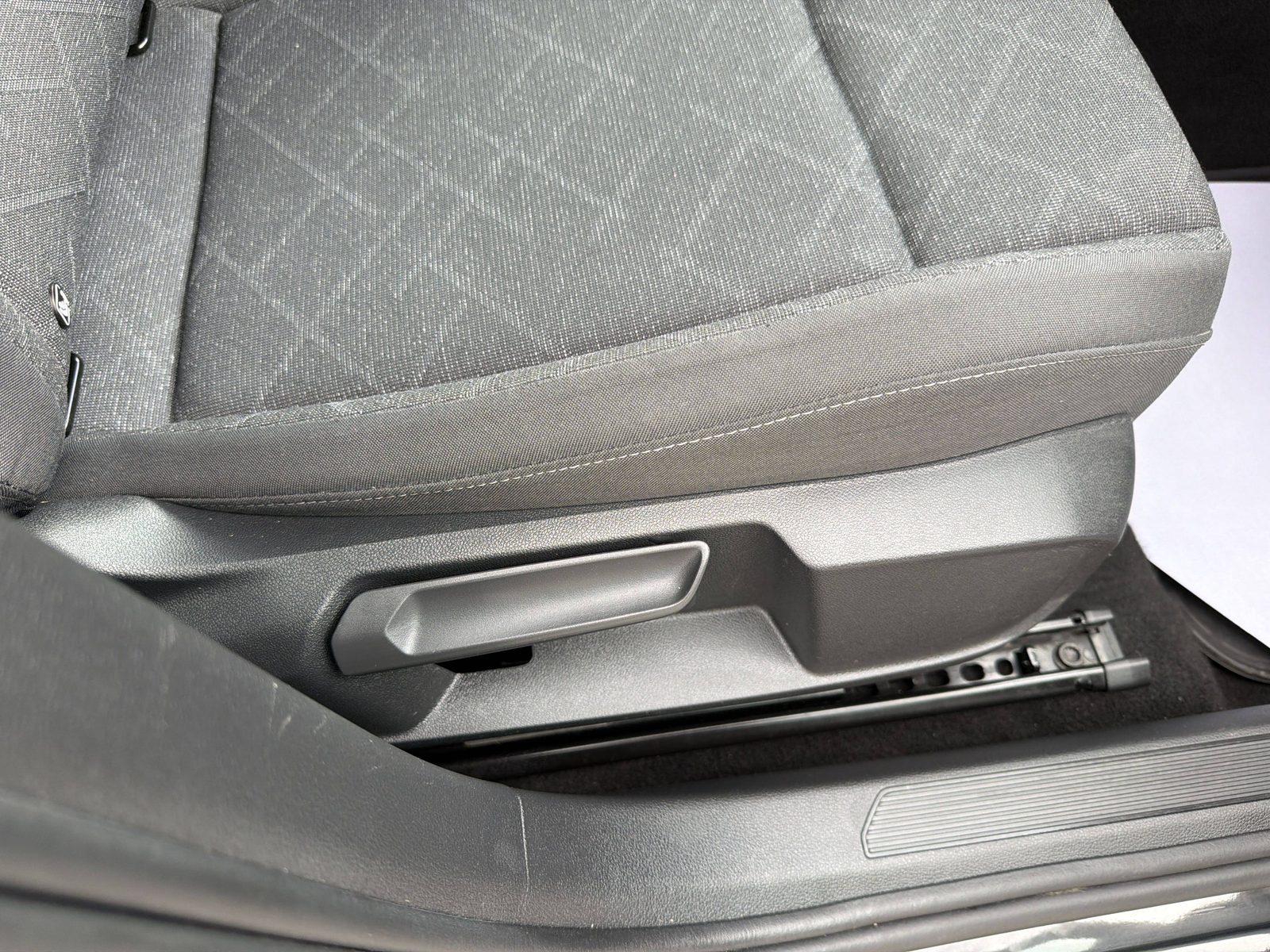 2024 Volkswagen Golf — fotografija 17