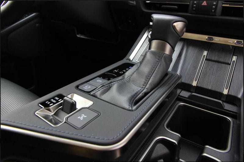 2025 Lexus GX — fotografija 14