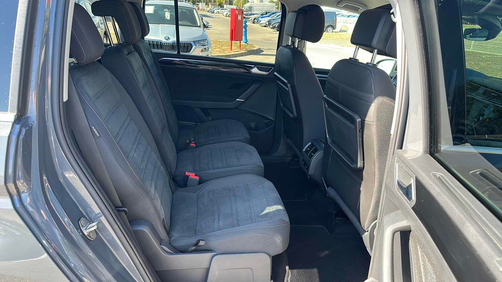 2022 Volkswagen Touran — fotografija 10