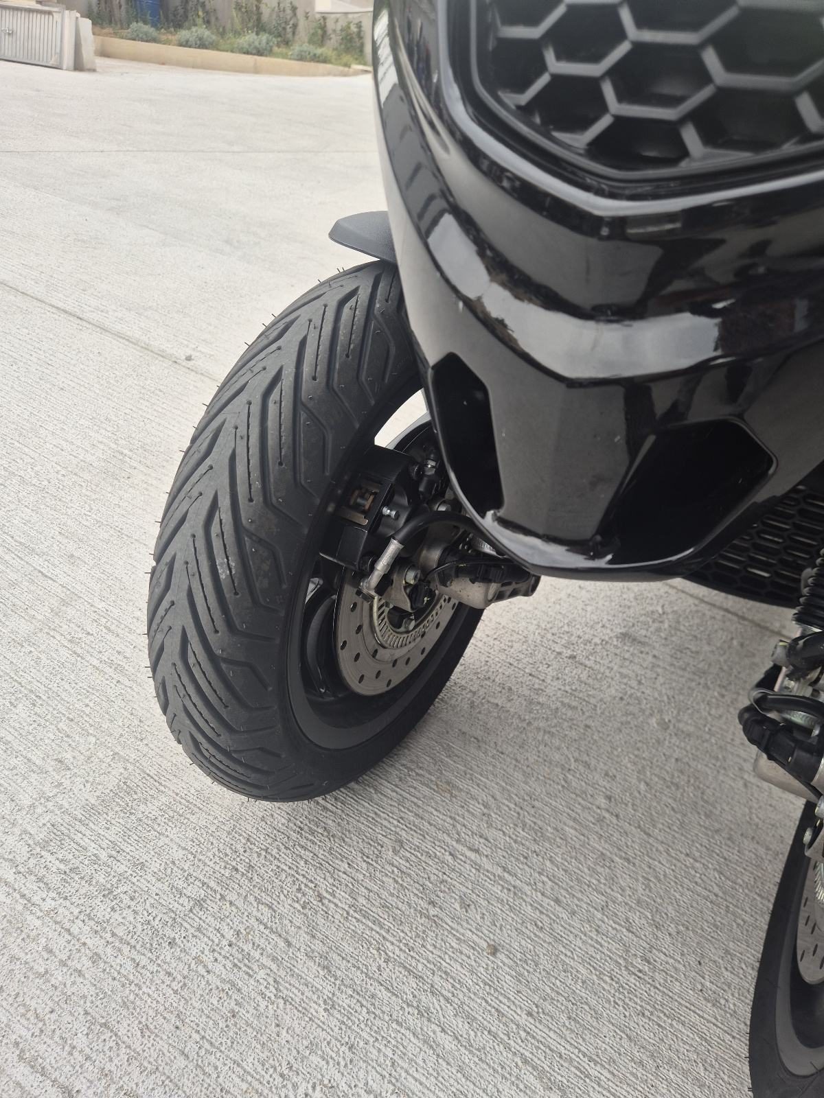 2023 Piaggio MP3 300 — fotografija 7
