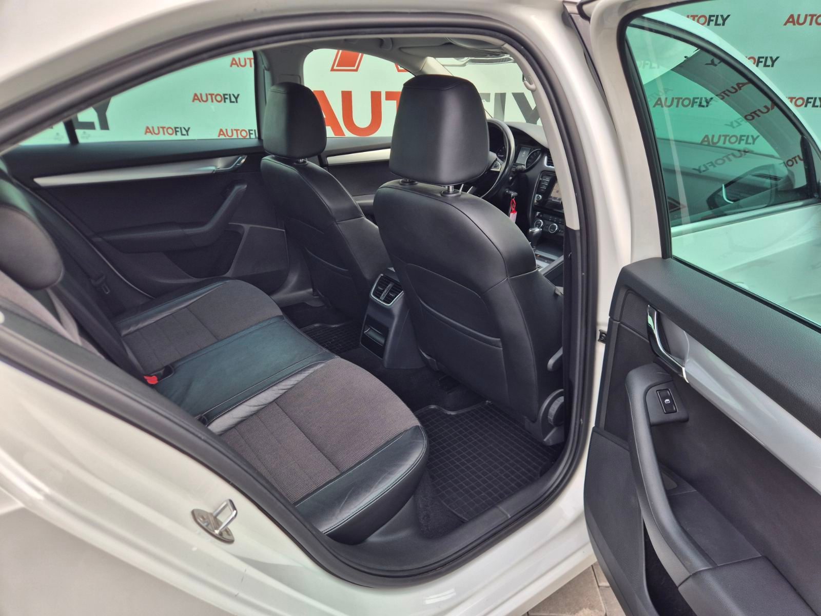 2014 Škoda Octavia — fotografija 15