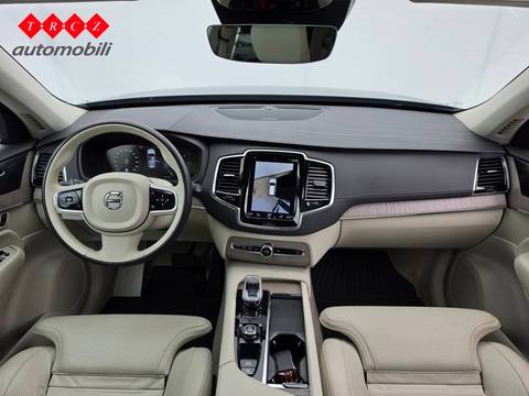 2022 Volvo XC90 — sličica 8