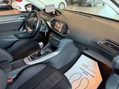 2017 Peugeot 308 — sličica 20