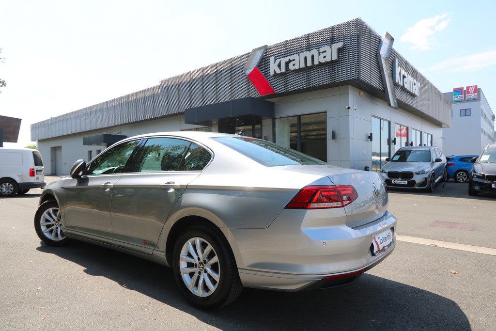2021 Volkswagen Passat — fotografija 17