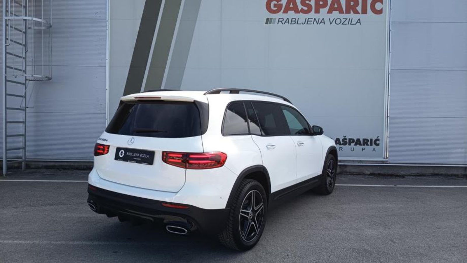 2025 Mercedes-Benz GLB AMG Line — fotografija 4