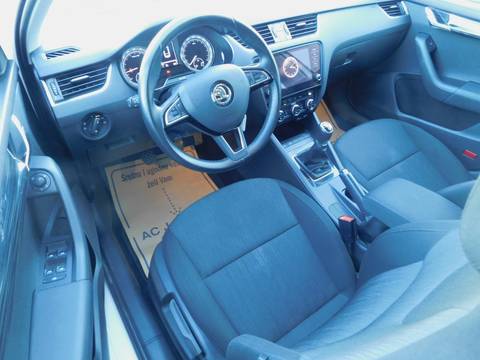 2017 Škoda Octavia Combi — sličica 8