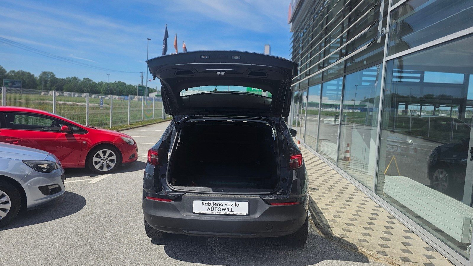 2018 Opel Grandland — fotografija 12