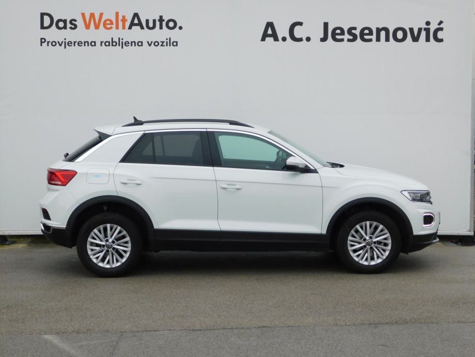 2022 Volkswagen T-Roc — fotografija 4
