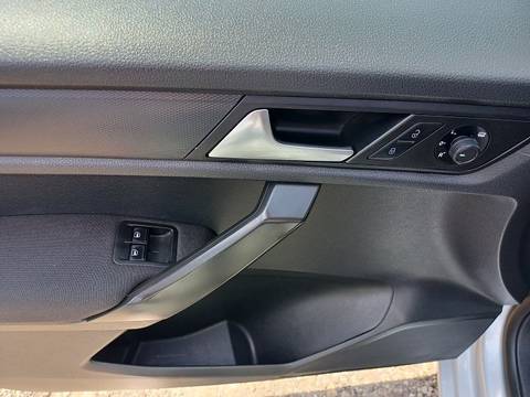 2017 Volkswagen Caddy — sličica 10