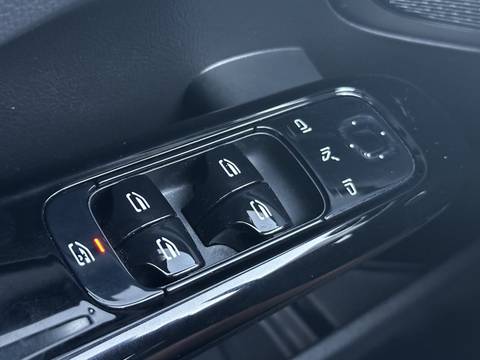 2023 Mercedes-Benz C-klasa — sličica 21