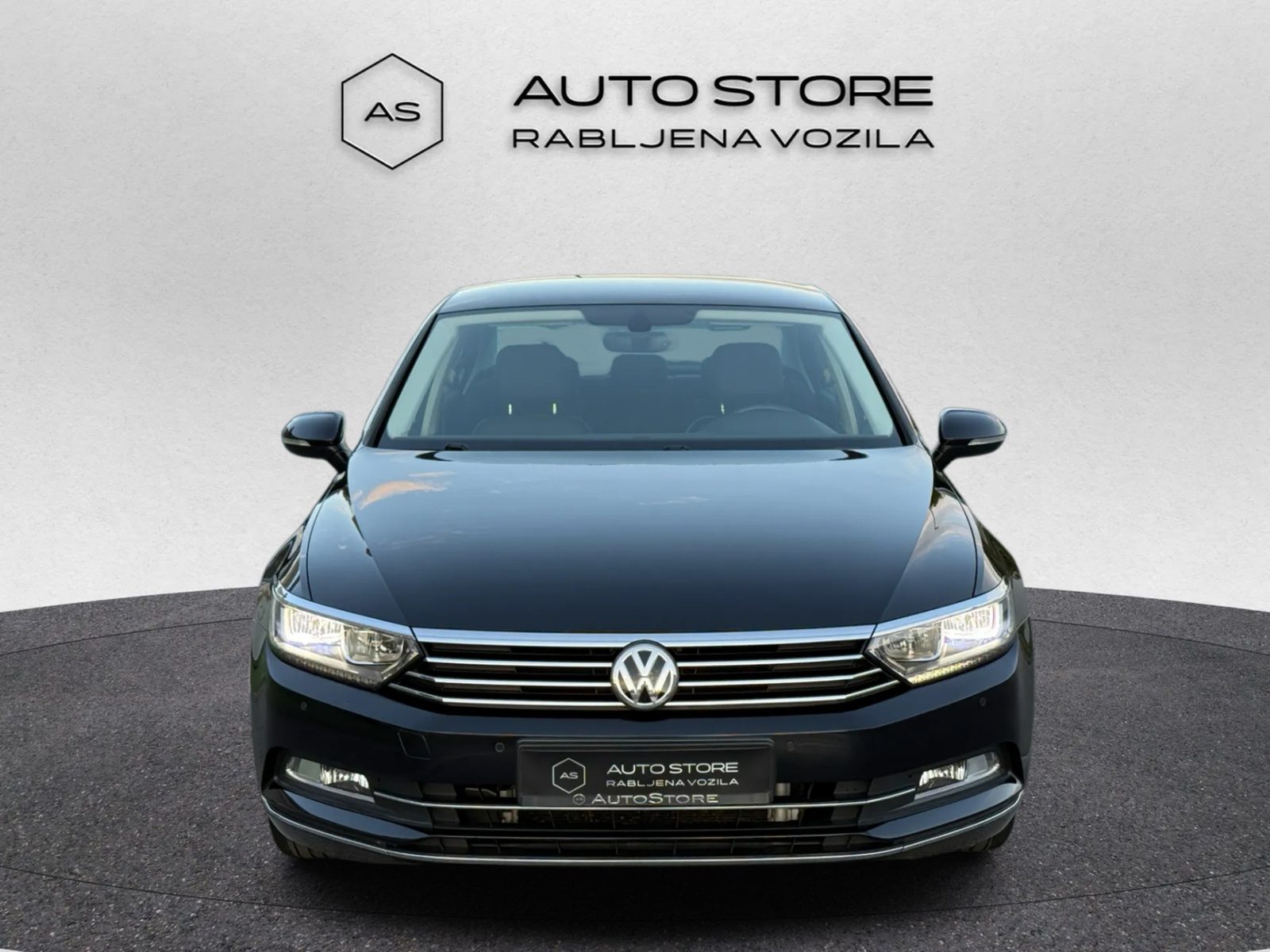 2017 Volkswagen Passat Highline — fotografija 15