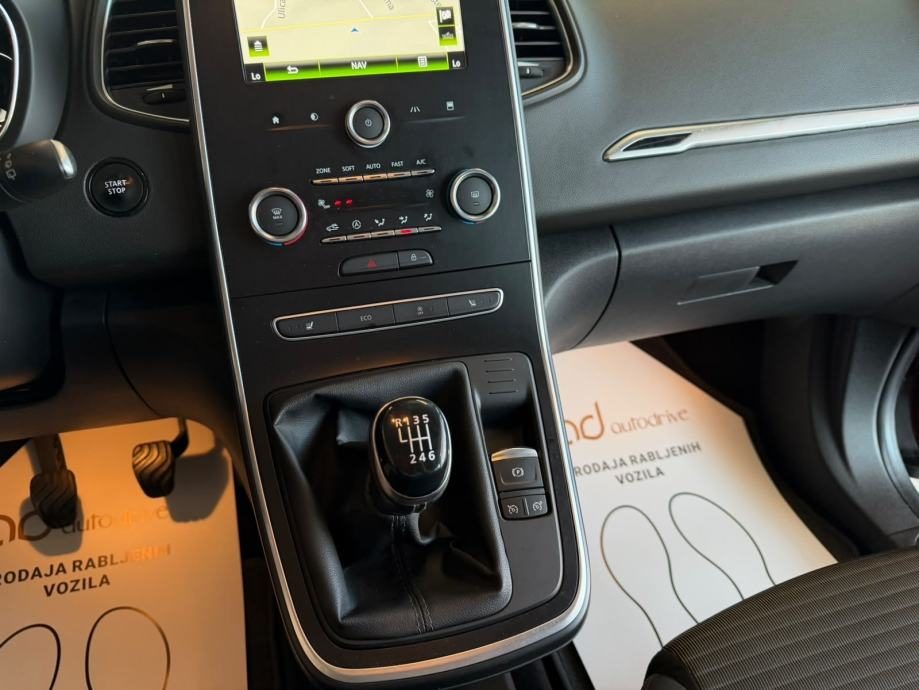 2020 Renault Grand Scenic — fotografija 20