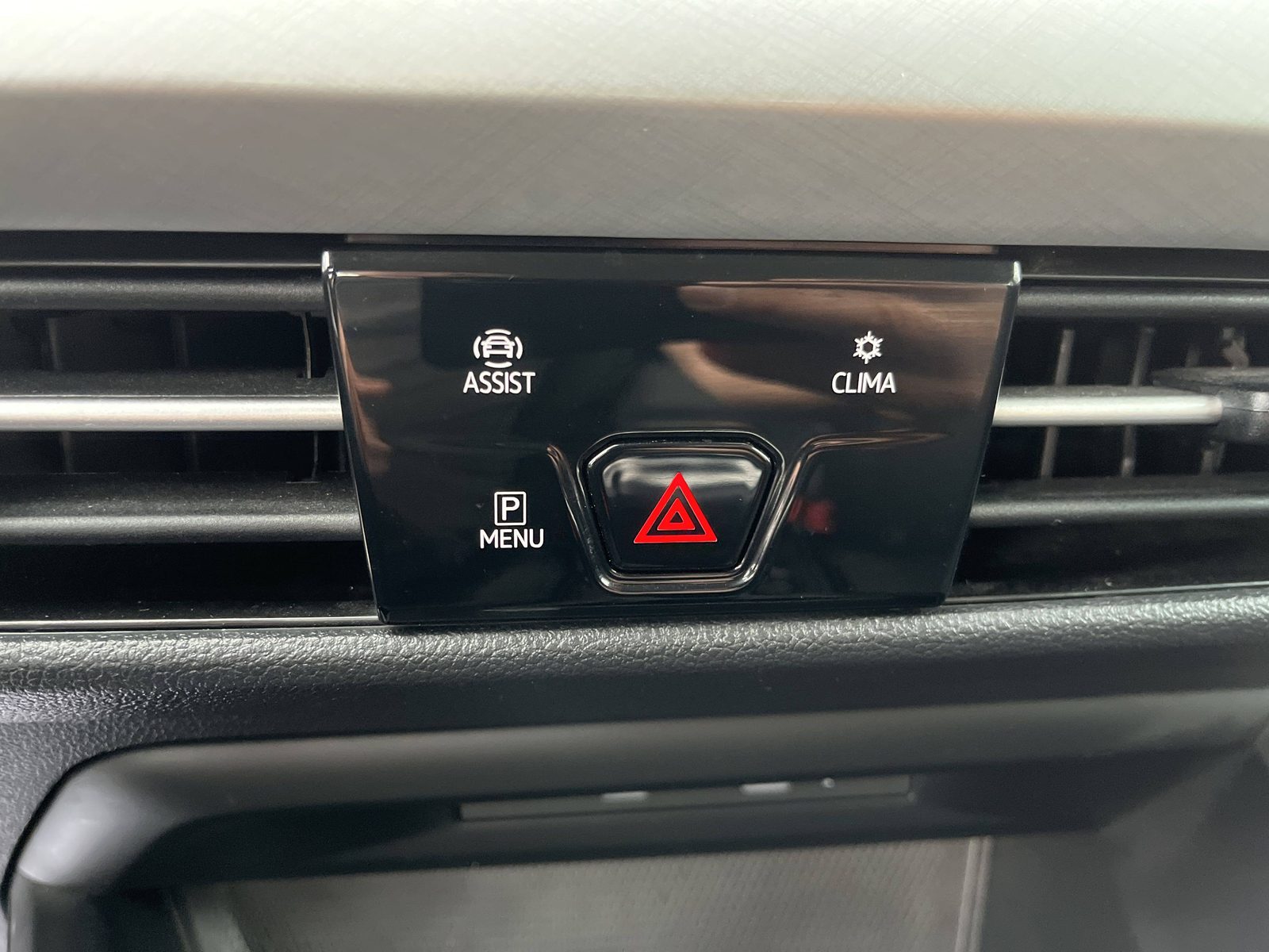 2024 Volkswagen Golf — fotografija 20