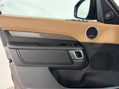 2022 Land Rover Discovery — sličica 16