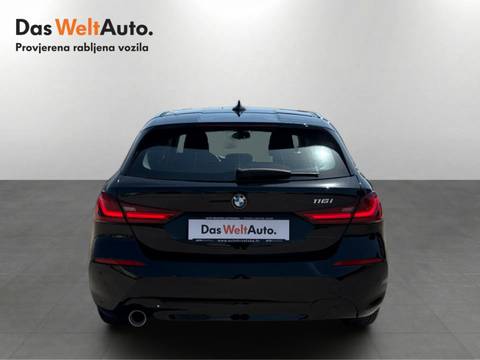 2022 BMW Serija 1 — sličica 4
