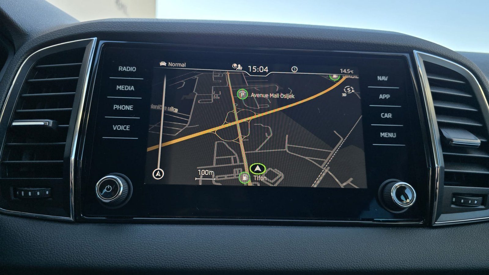 2023 Škoda Karoq — fotografija 17