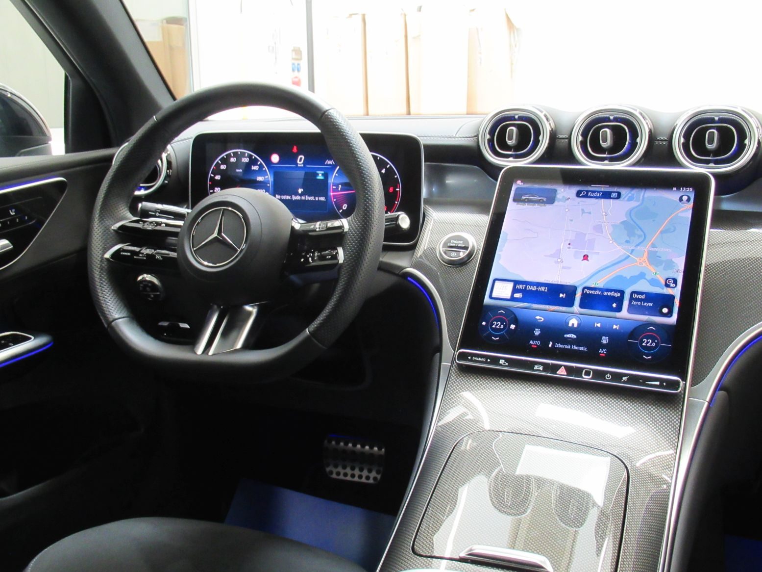 2025 Mercedes-Benz GLC — fotografija 14