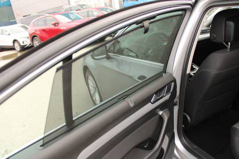 2022 Volkswagen Passat — sličica 12