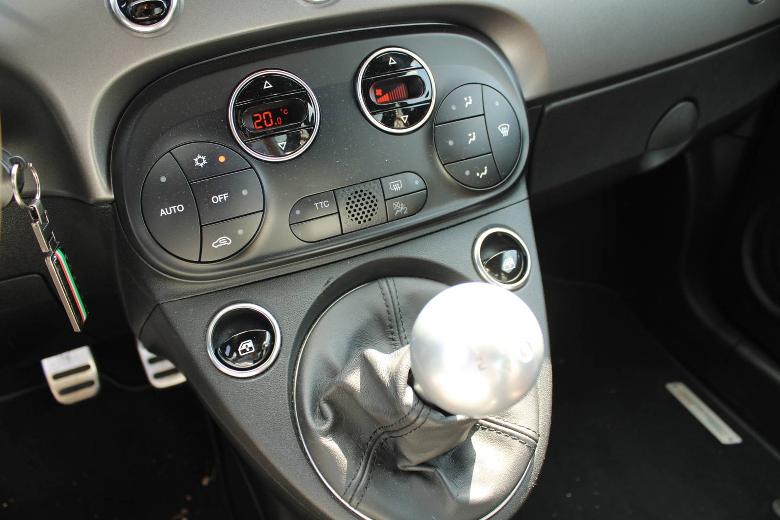 2021 Abarth 695 — fotografija 16