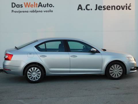 2017 Škoda Octavia — sličica 4