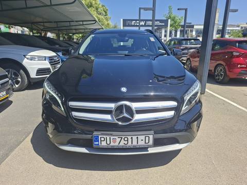2015 Mercedes-Benz GLA — sličica 2